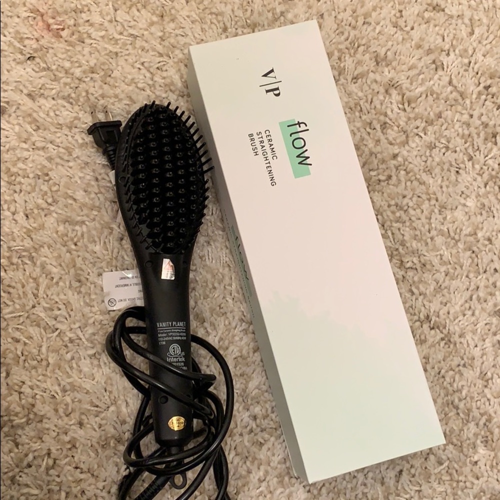 Vanity planet ceramic straightener brush